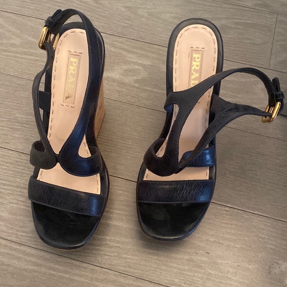 Prada navy blue heels size 39 / size 8 - Picture 1 of 9